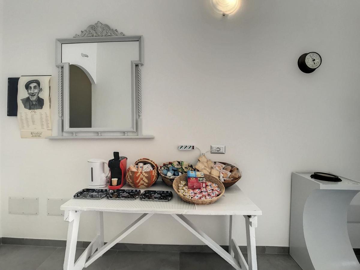 Il Bed And Breakfast Al Centro Castelsardo Exterior photo