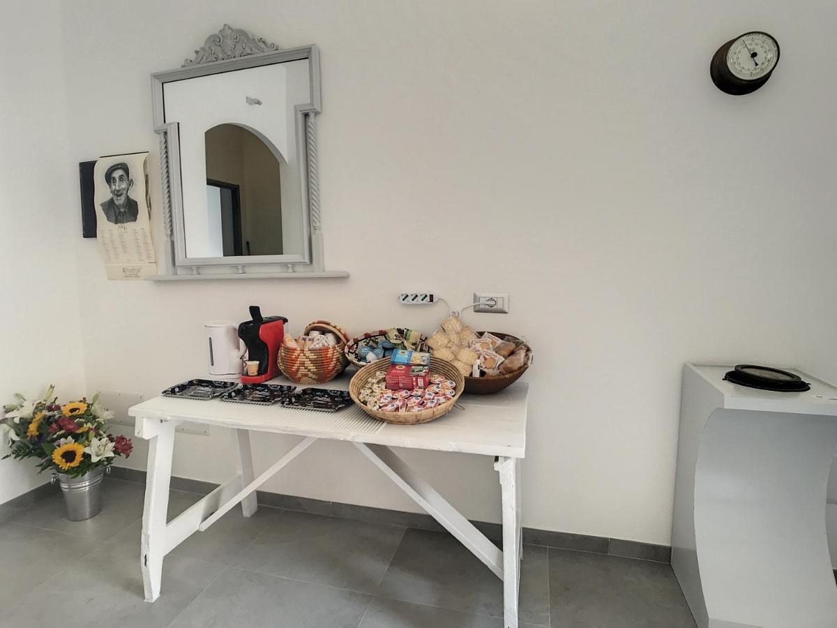 Il Bed And Breakfast Al Centro Castelsardo Exterior photo